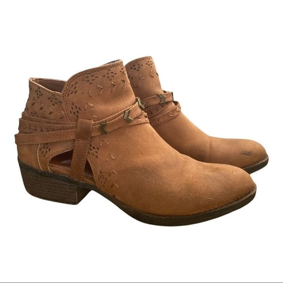 Francesca’s tan ankle bootie size 8.5 GUC - Picture 1 of 8
